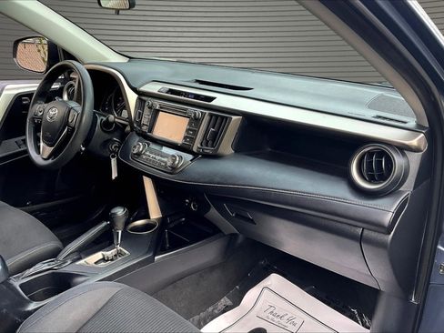 Used 2013 Toyota RAV4 XLE image 24