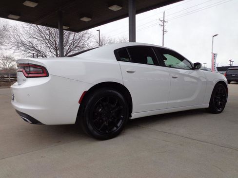 Used 2015 Dodge Charger SXT w/ AWD Plus Group image 4