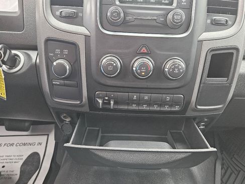 Used 2015 RAM 2500 Tradesman w/ Chrome Appearance Group AWD/4WD image 12