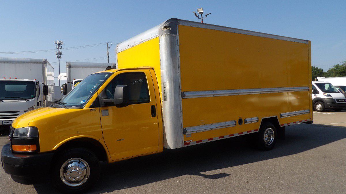 Used 2021 GMC Savana 3500 Extended w/ Power Convenience Package RWD image 7