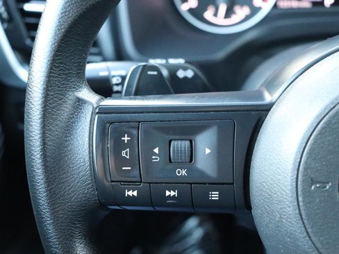 Used 2024 Nissan Rogue SV image 29