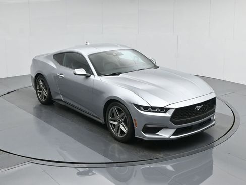 Used 2024 Ford Mustang Premium image 40