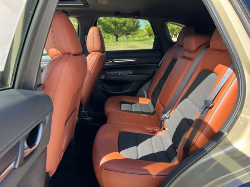 Used 2025 MAZDA CX-5 Carbon Edition image 16