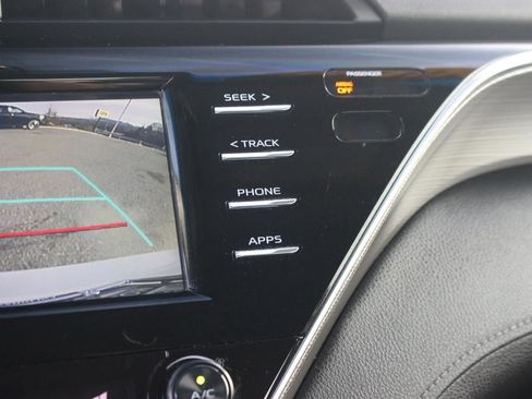 Used 2018 Toyota Camry L image 23