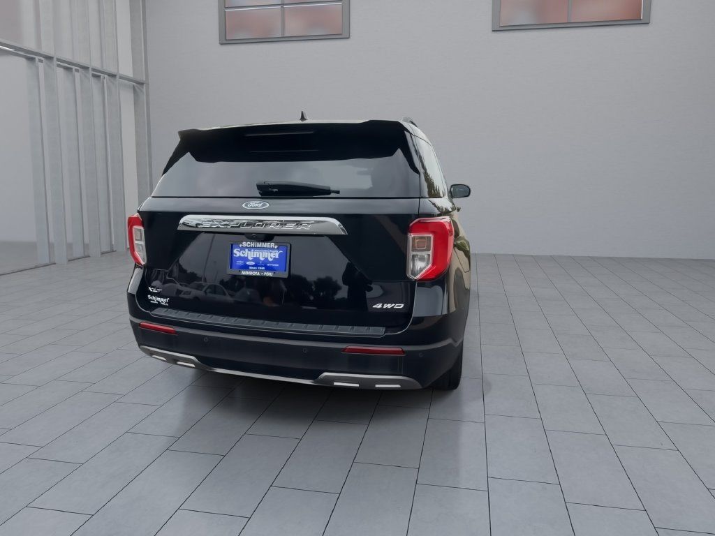 Used 2023 Ford Explorer XLT w/ Equipment Group 202A AWD/4WD image 7