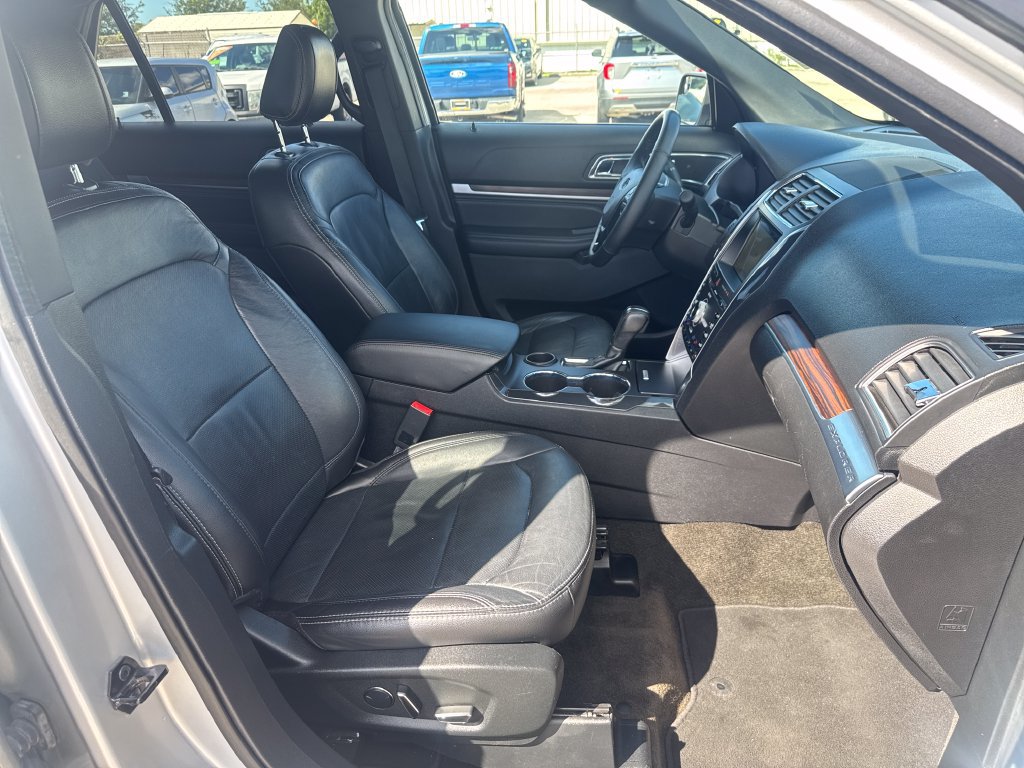 Used 2018 Ford Explorer Limited FWD image 25