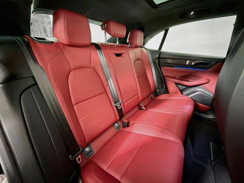 Certified 2025 Porsche Macan Turbo Electric AWD/4WD image 27