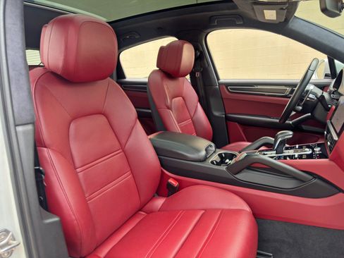 Used 2023 Porsche Cayenne GTS AWD/4WD image 46
