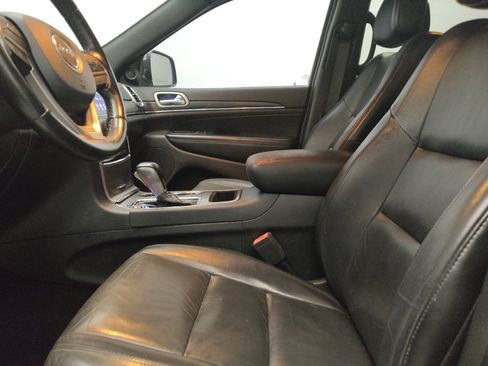 Used 2020 Jeep Grand Cherokee Limited RWD image 17