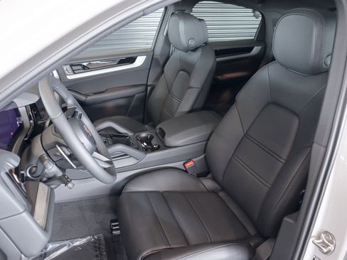 New 2026 Porsche Cayenne GTS AWD/4WD image 5