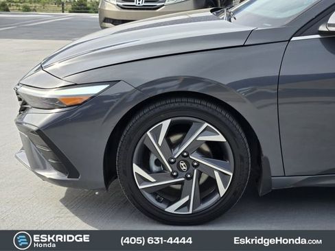 Used 2024 Hyundai Elantra Limited FWD image 8