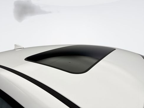 Used 2021 Hyundai Ioniq Limited image 17