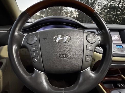 Used 2012 Hyundai Genesis 5.0 image 17