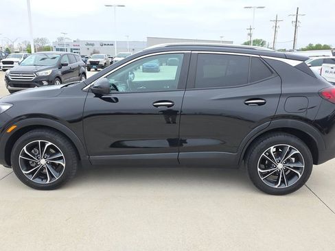 Used 2021 Buick Encore GX Select image 2