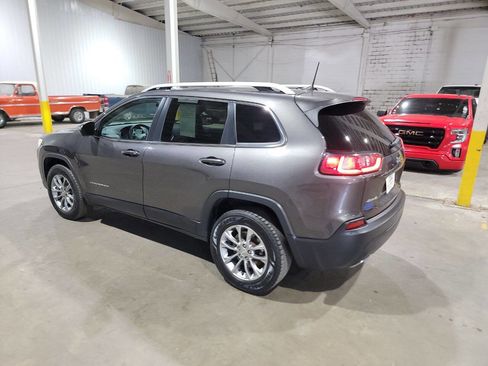 Used 2019 Jeep Cherokee Latitude Plus w/ Cold Weather Group image 8