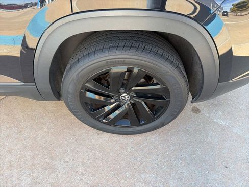 Used 2020 Volkswagen Atlas Cross Sport SE w/ Panoramic Sunroof Package image 31