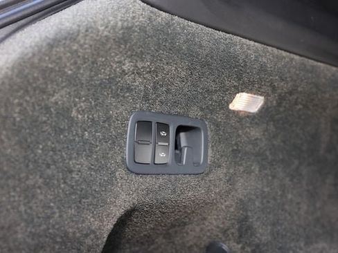 Used 2018 Bentley Bentayga AWD/4WD image 30