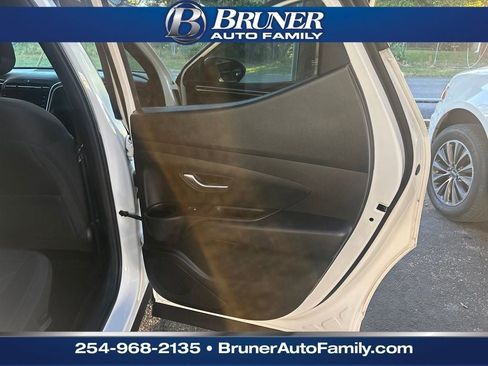 Used 2022 Hyundai Santa Cruz SEL Premium w/ Cargo Package image 17