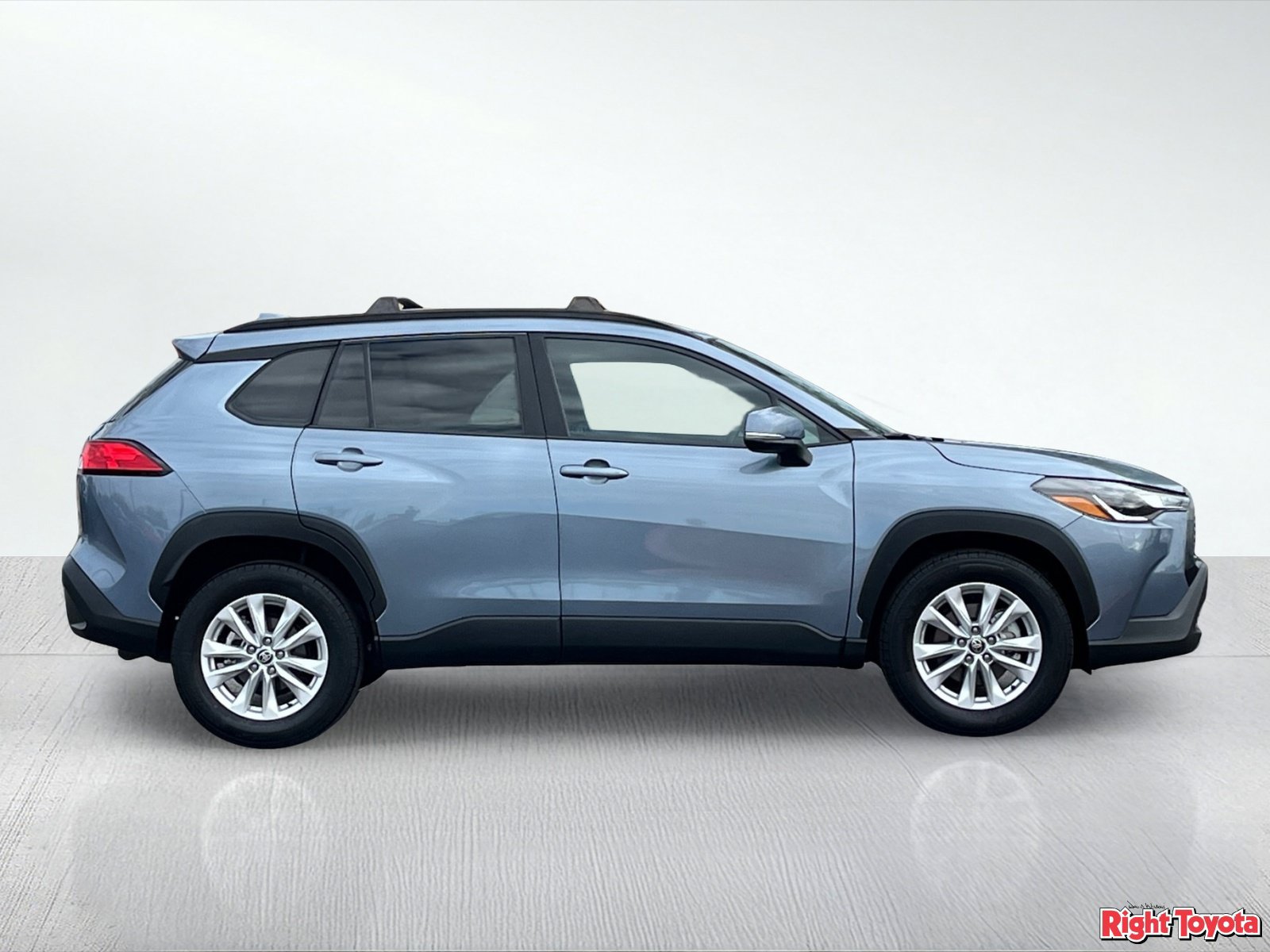 Certified 2024 Toyota Corolla Cross LE w/ Moonroof Package FWD image 8
