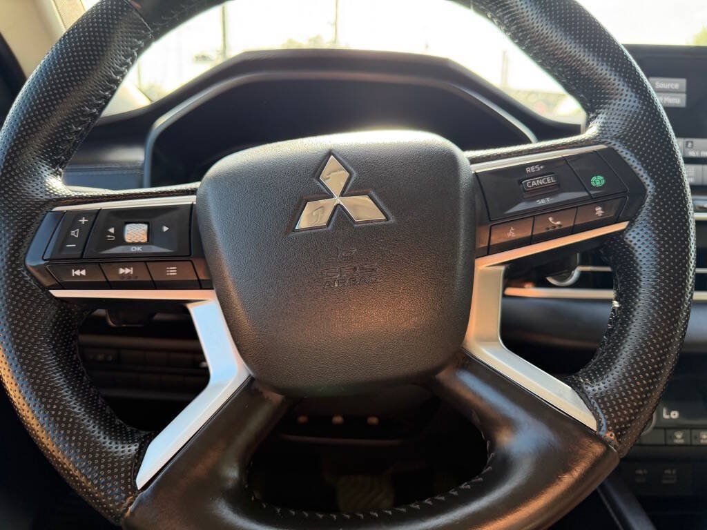 Used 2024 Mitsubishi Outlander SE FWD image 16