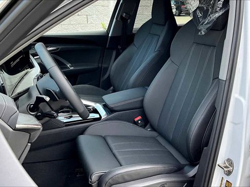 Used 2025 Audi Q5 Prestige image 9