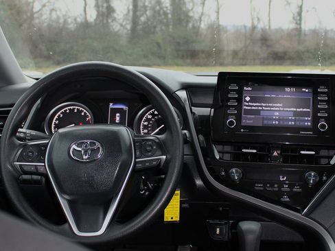 Used 2024 Toyota Camry LE image 19