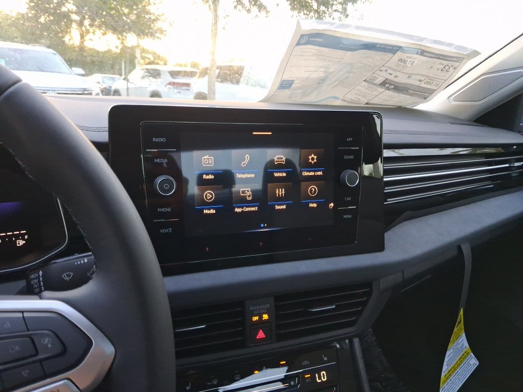 New 2026 Volkswagen Jetta SE FWD image 9