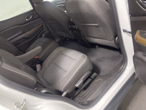 Used 2023 GMC Acadia SLE w/ Driver Convenience Package image 22
