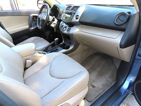 Used 2006 Toyota RAV4 Limited image 21