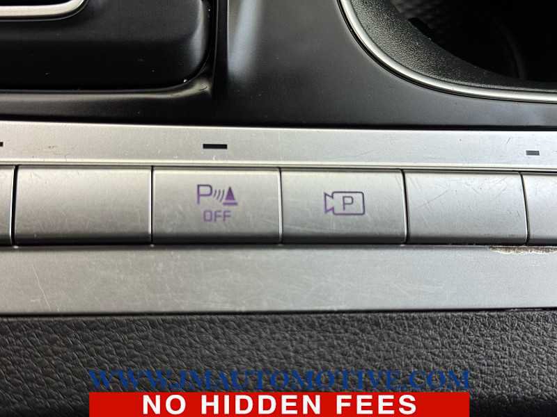 Used 2024 Kia Carnival LX FWD image 35