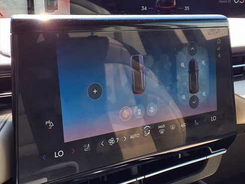 Certified 2024 Lincoln Nautilus Premier image 10