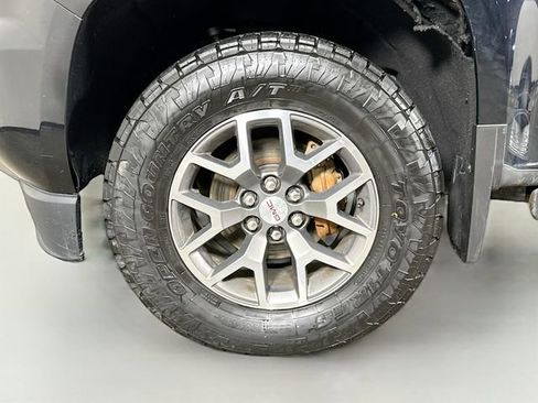 Used 2017 GMC Canyon SLE w/ All Terrain X Package image 31