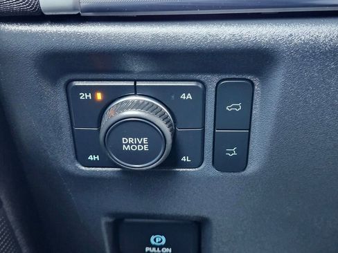 Certified 2025 Ford Expedition Platinum image 26