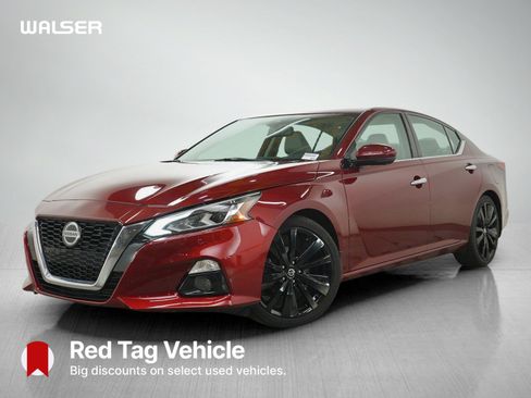 Used 2020 Nissan Altima 2.5 Platinum FWD image 1