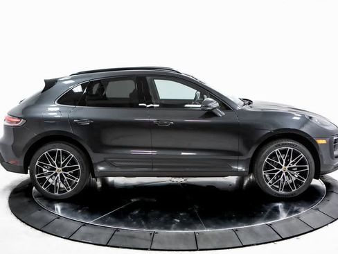 Used 2025 Porsche Macan image 8