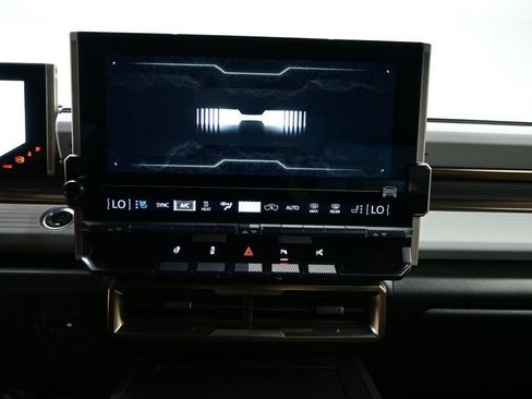 Used 2024 GMC Hummer EV 2X w/ LPO, Roof Cross Rail Package AWD/4WD image 21