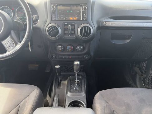 Used 2018 Jeep Wrangler Unlimited Sport S AWD/4WD image 15
