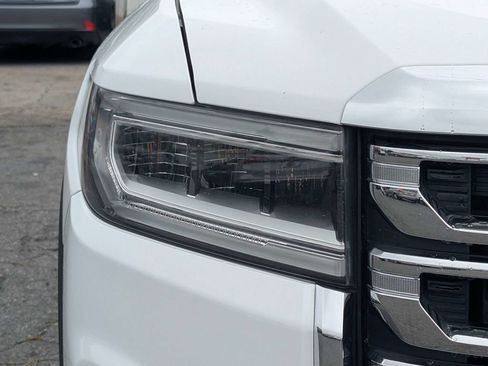Used 2020 GMC Acadia SLT FWD image 11