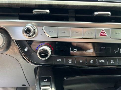 Certified 2024 Kia Telluride EX w/ EX Captain's Chair Package AWD/4WD image 22