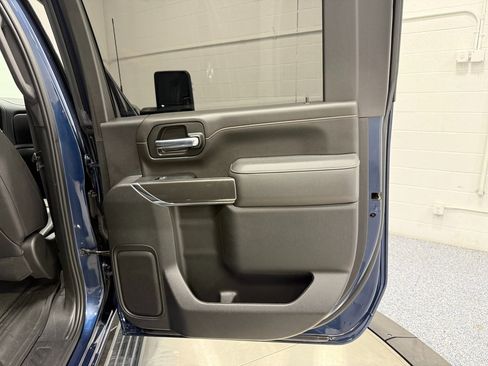 Used 2023 GMC Sierra 2500 AT4 image 32