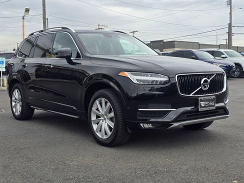 Used 2016 Volvo XC90 T6 Momentum w/ Momentum Plus Package AWD/4WD image 4