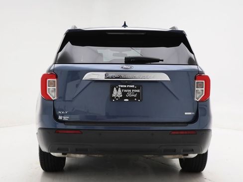 Used 2020 Ford Explorer XLT image 8