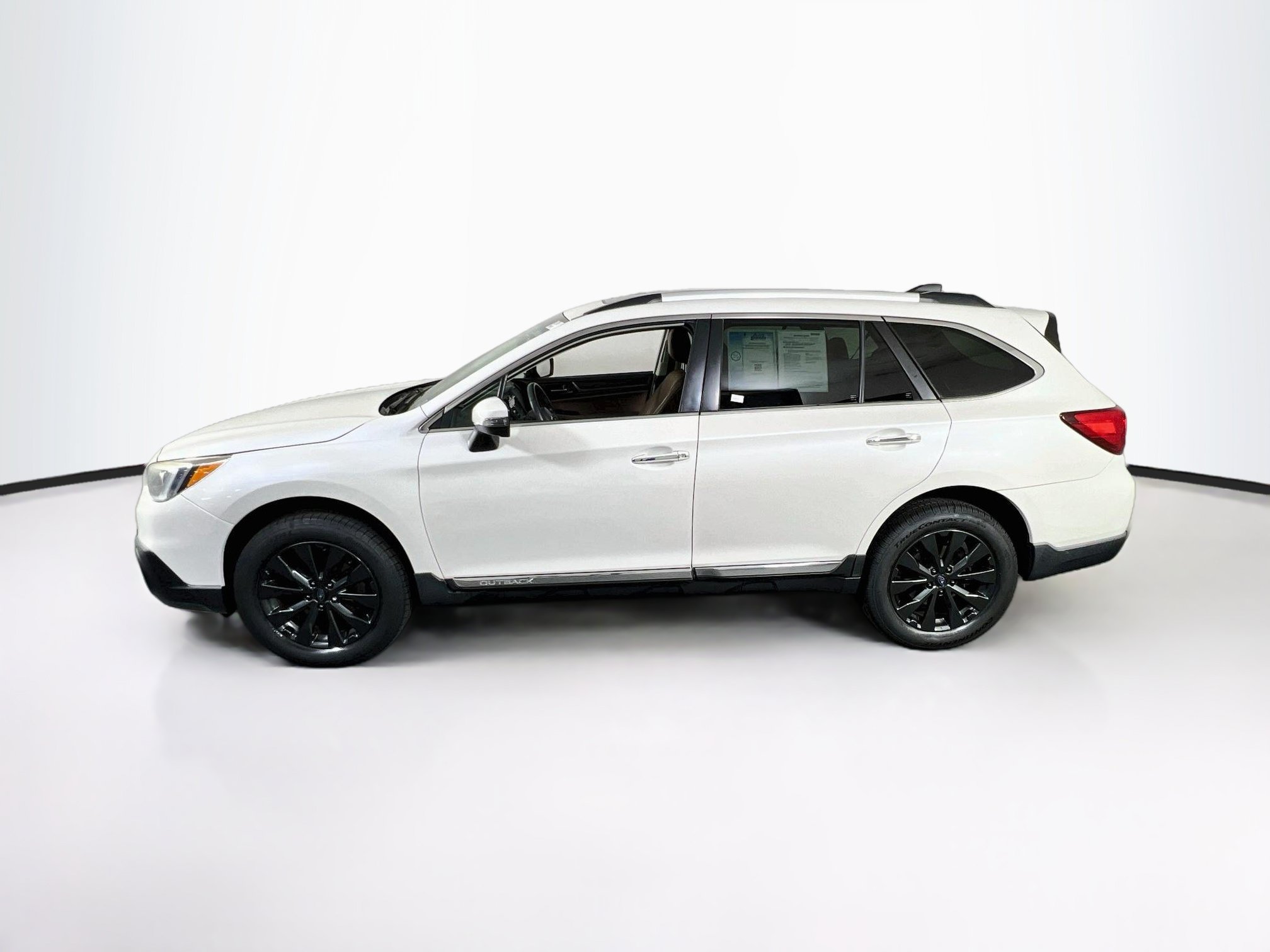 Used 2017 Subaru Outback 3.6R Touring AWD/4WD image 8