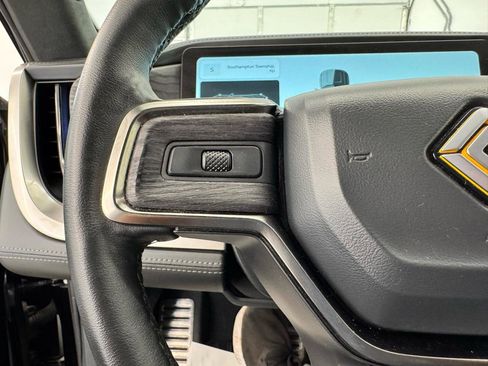 Used 2023 Rivian R1S Adventure AWD/4WD image 23