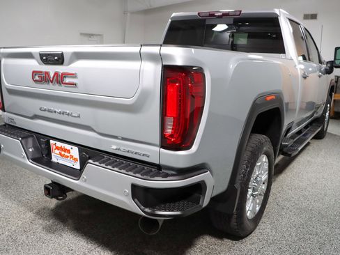 Used 2023 GMC Sierra 2500 Denali w/ Denali Ultimate Package AWD/4WD image 7