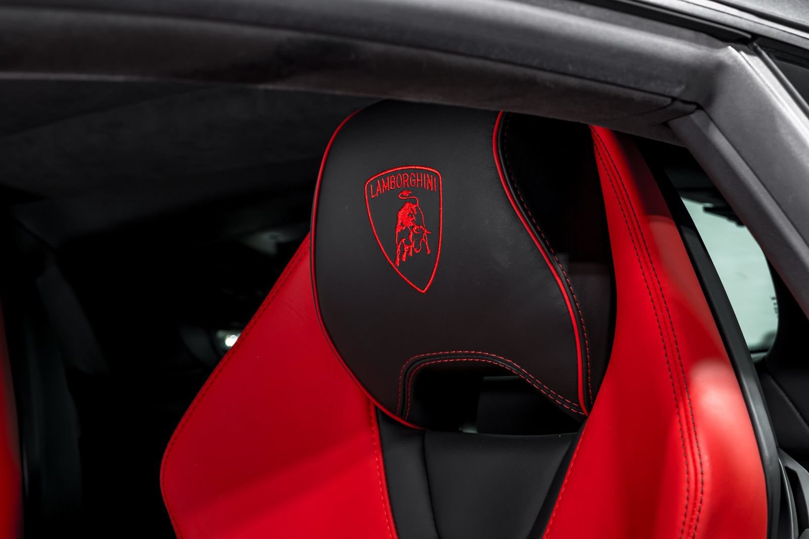 Used 2021 Lamborghini Huracan EVO RWD image 20