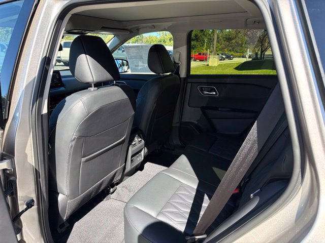 New 2026 Nissan Rogue Platinum AWD/4WD image 19