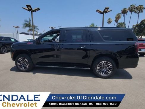 Certified 2025 Chevrolet Suburban Z71 AWD/4WD image 5