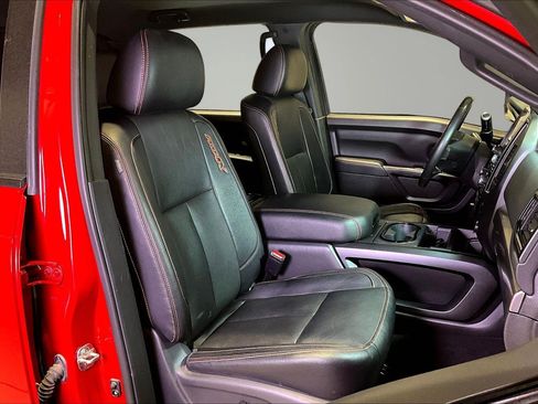 Used 2021 Nissan Titan PRO-4X w/ Pro-4x Convenience Package AWD/4WD image 31