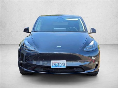 Used 2024 Tesla Model Y Performance AWD/4WD image 2